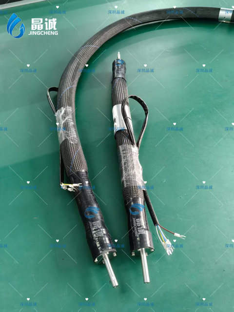 Manufacturer supplied gas analysis tube heating hose