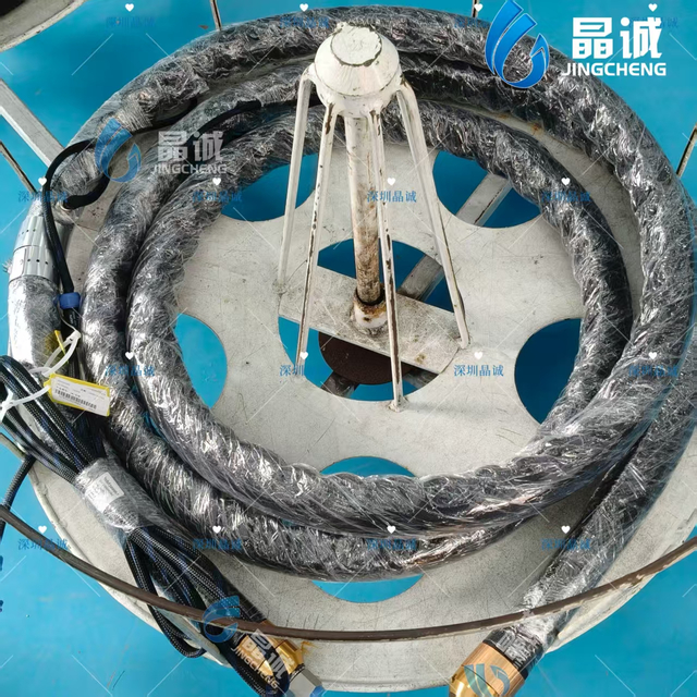 Waterproof Construction Heated Hose | For Non-Curing Spray Equipment (Up to 230°C)