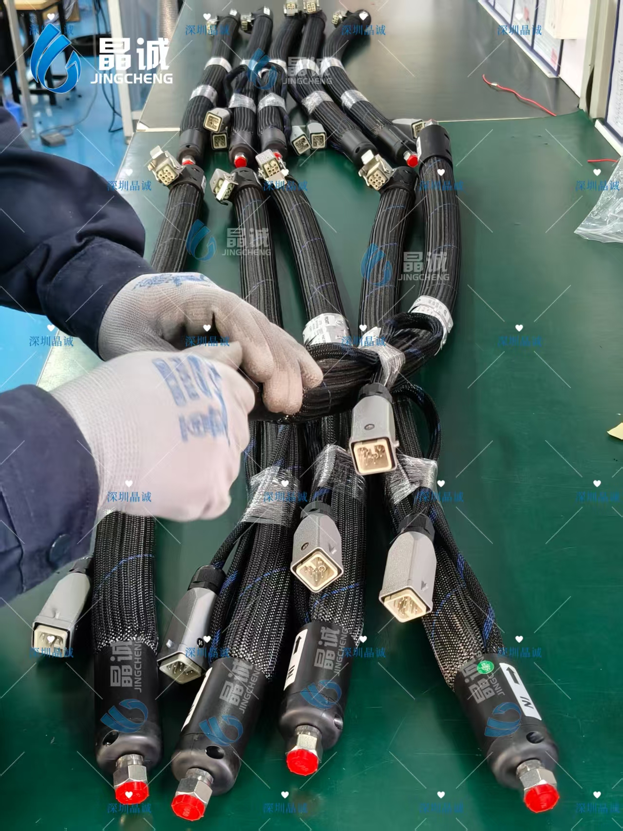 Source factory produces PTFE conveyor pipe hot melt adhesive machine accessories