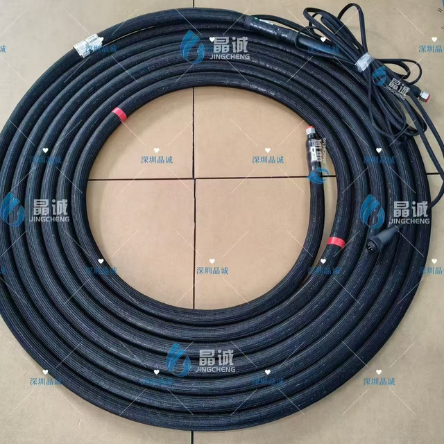 Polyurethane Equipment Hose for Composite and Bonding Systems | Custom Heated Hose Manufacturer
