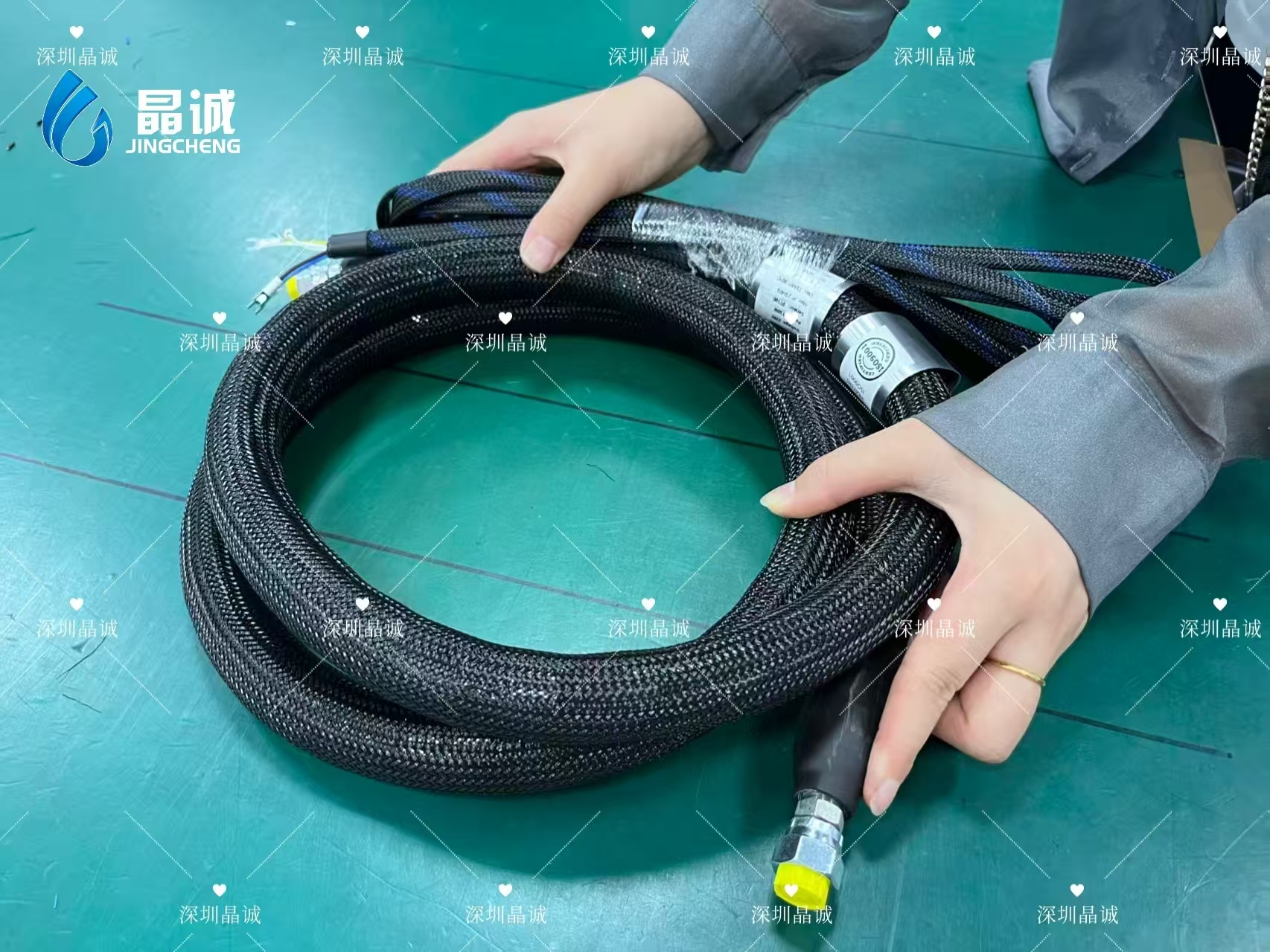 Kink‑Resistant Ultra‑Flexible PTFE Heated Hose for Compact Medical Devices and Biopharmaceutical Equipment