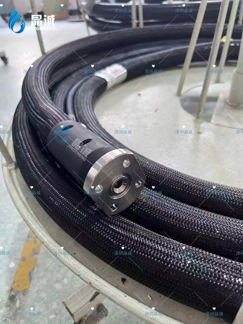 Flexible PTFE Heated Hose with Small Bending Radius & Measurement-Stable Heating for Gas Analyzer Connections