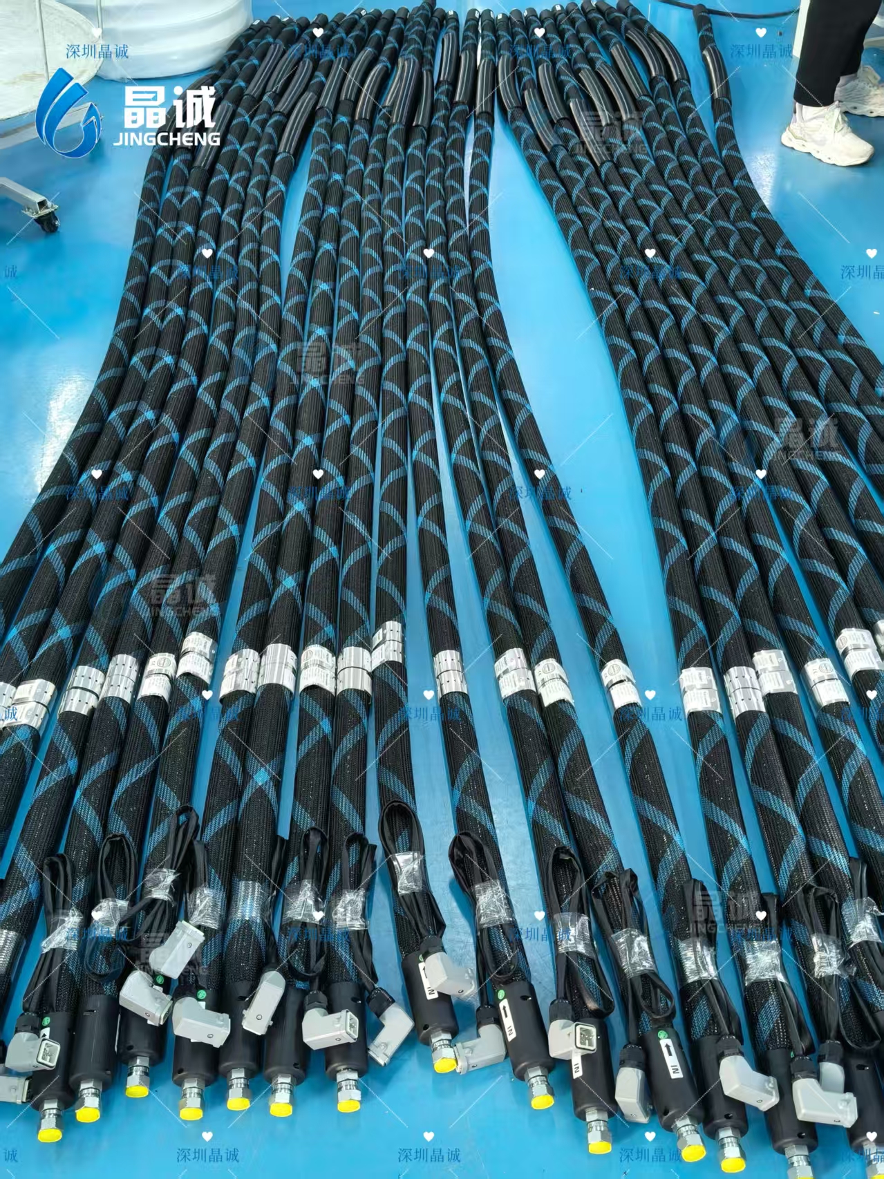 Chemical Resistant PTFE Glue Delivery Hose, Precision Dispensing Machine Tubing, Flexible Adhesive Transfer Tube Customizable