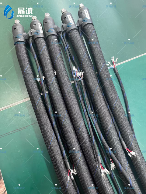 PTFE Heated Transfer Hose Quality Controlled For Dispensing Hot Melt Adhesive Automotive Glue Application