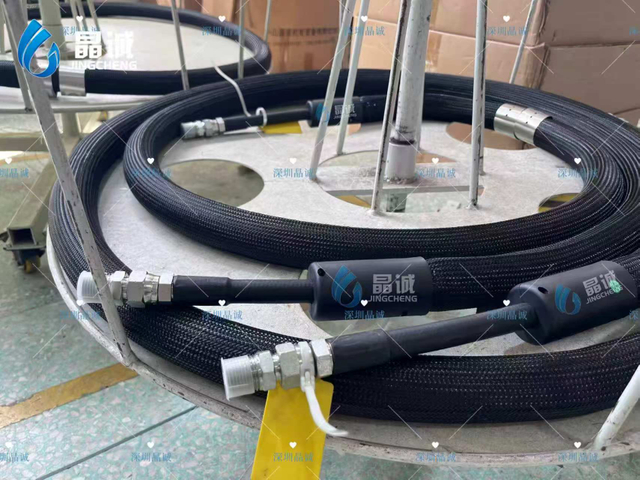 PTFE Lined Heated Hose with Metering-Grade Temperature Stability for PU Component Transfer